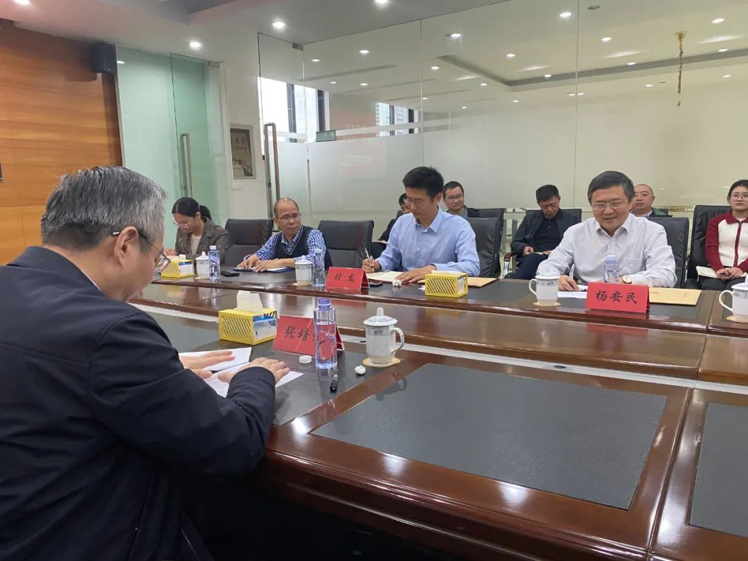 奉賢區(qū)人大常委會黨組書記、主任張培榮一行蒞臨上海山美股份開展“優(yōu)環(huán)境、穩(wěn)經(jīng)濟(jì)”大走訪大調(diào)研