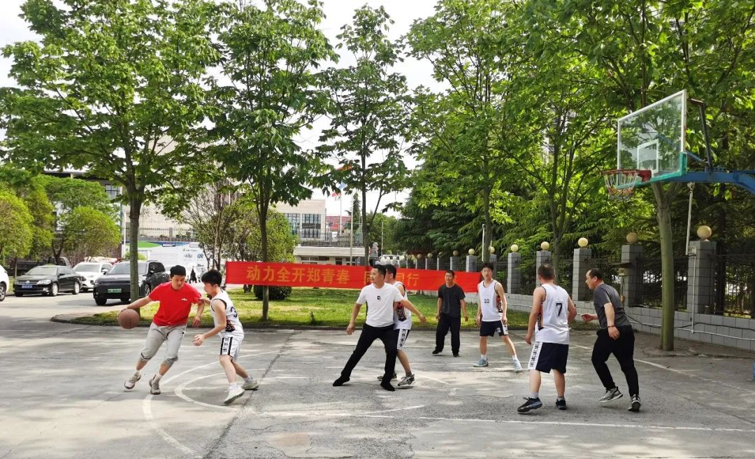 上海山美股份2025春季運(yùn)動(dòng)會(huì)火熱啟幕！拔河、籃球預(yù)賽燃情開(kāi)戰(zhàn)