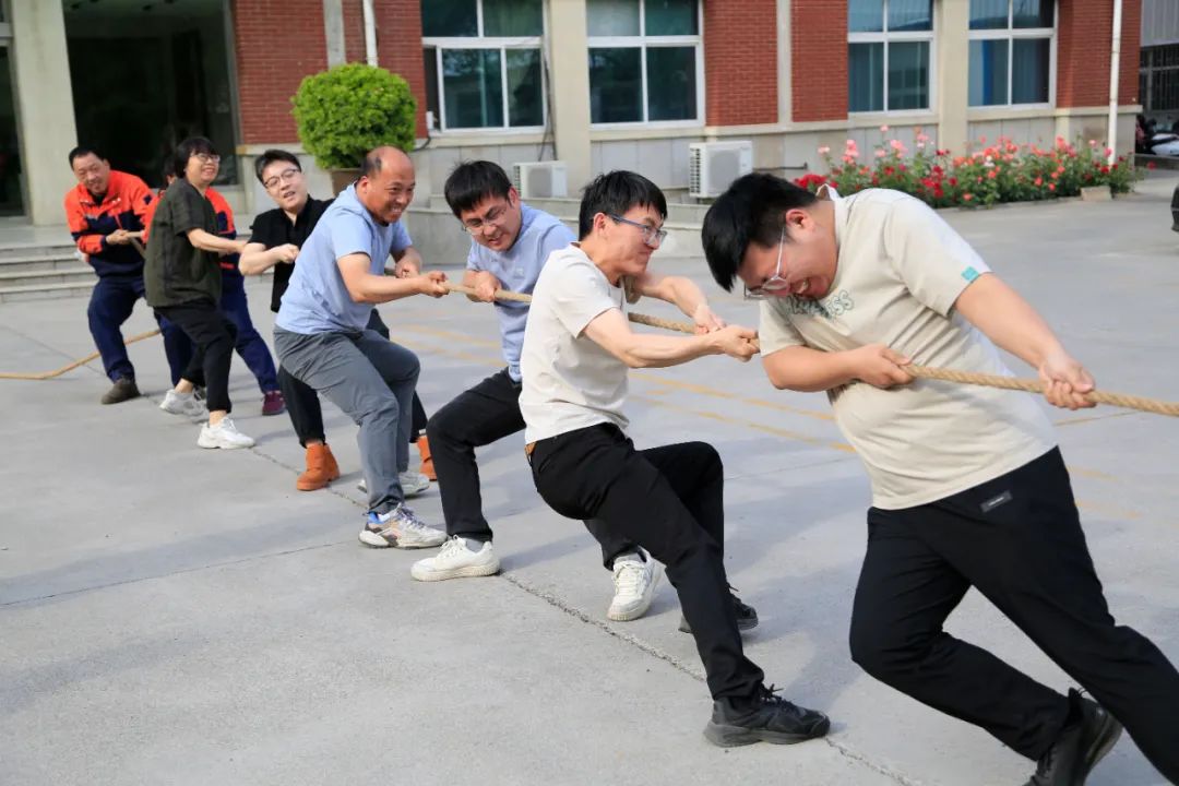 上海山美股份2025春季運(yùn)動(dòng)會(huì)火熱啟幕！拔河、籃球預(yù)賽燃情開(kāi)戰(zhàn)
